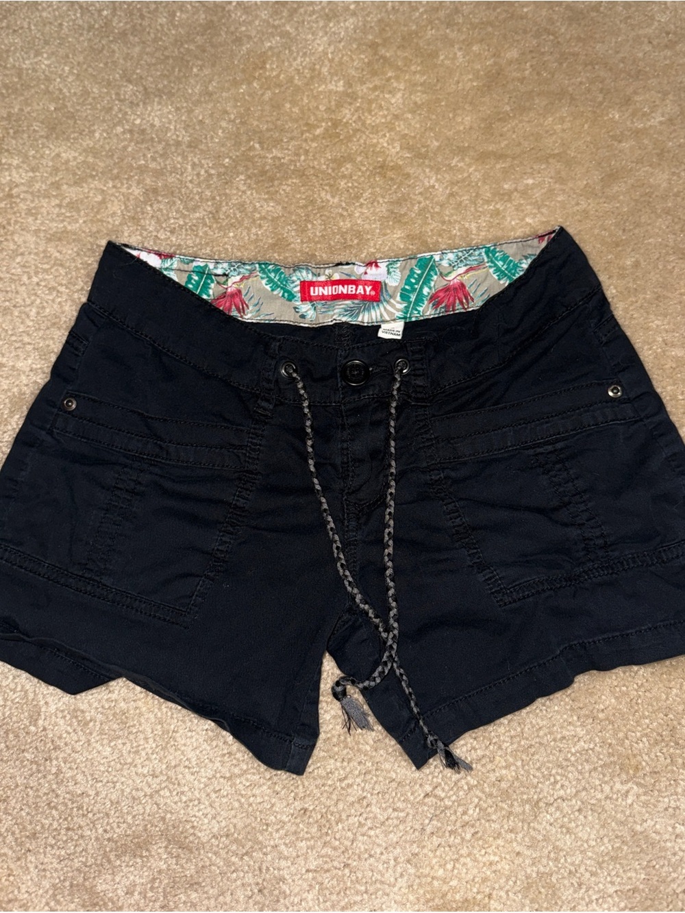 Unionbay Black Utility Cargo Drawstring Shorts Size 3 Tropical Waistband